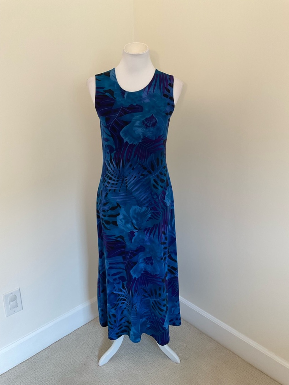 Draper’s & Damon’s Sleeveless Blue Floral Maxi Dress